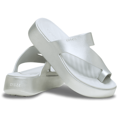Getaway Metallic Platform Toe Loop - Crocs